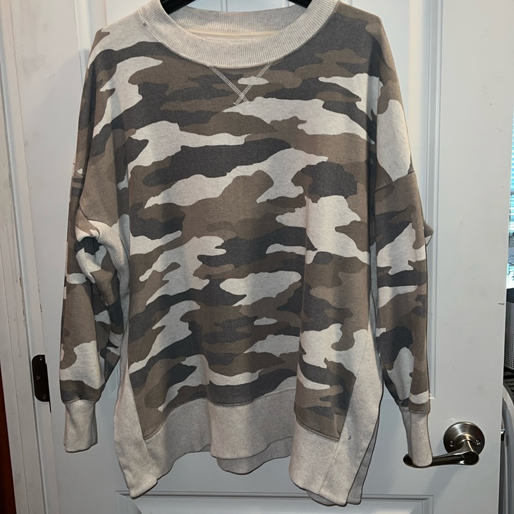 Arie came long sleeve sweater. No holes or stains